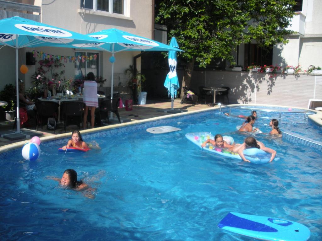 Peshev Family Hotel Несебр Экстерьер фото