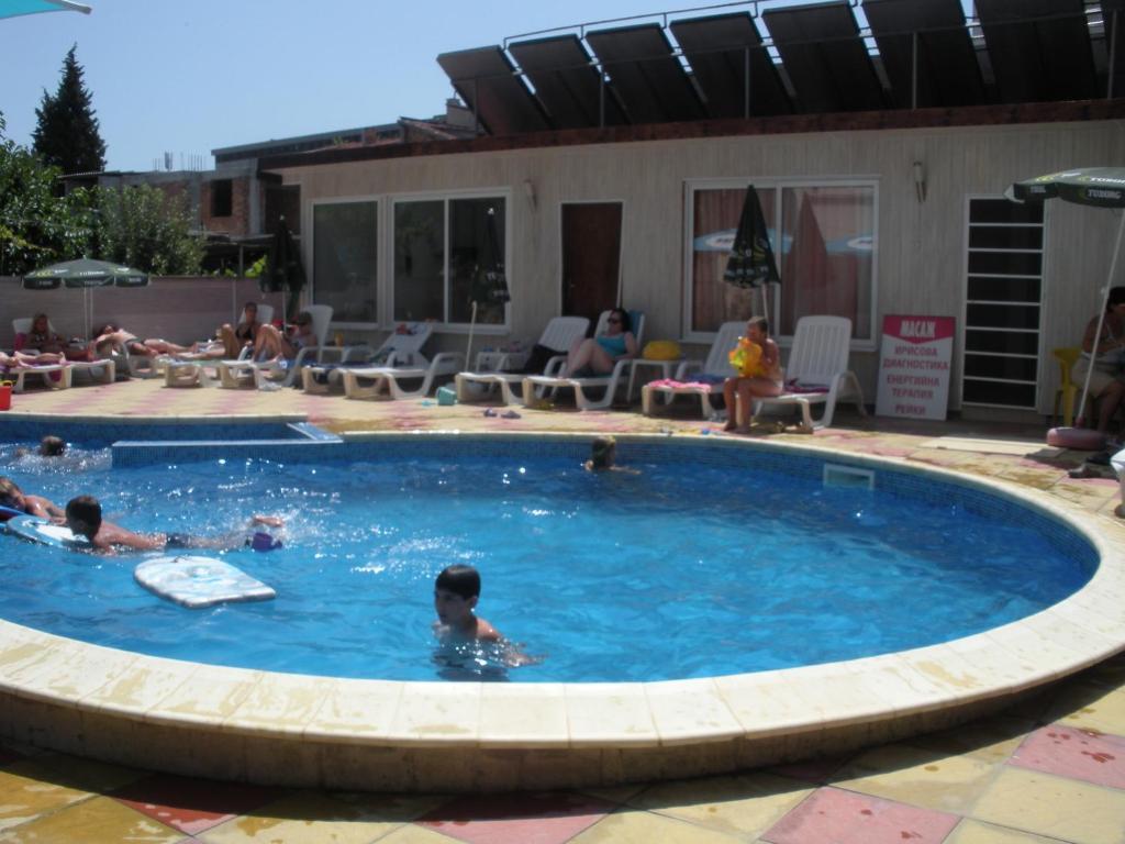 Peshev Family Hotel Несебр Экстерьер фото