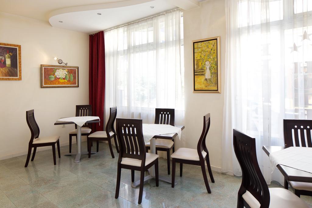 Peshev Family Hotel Несебр Экстерьер фото